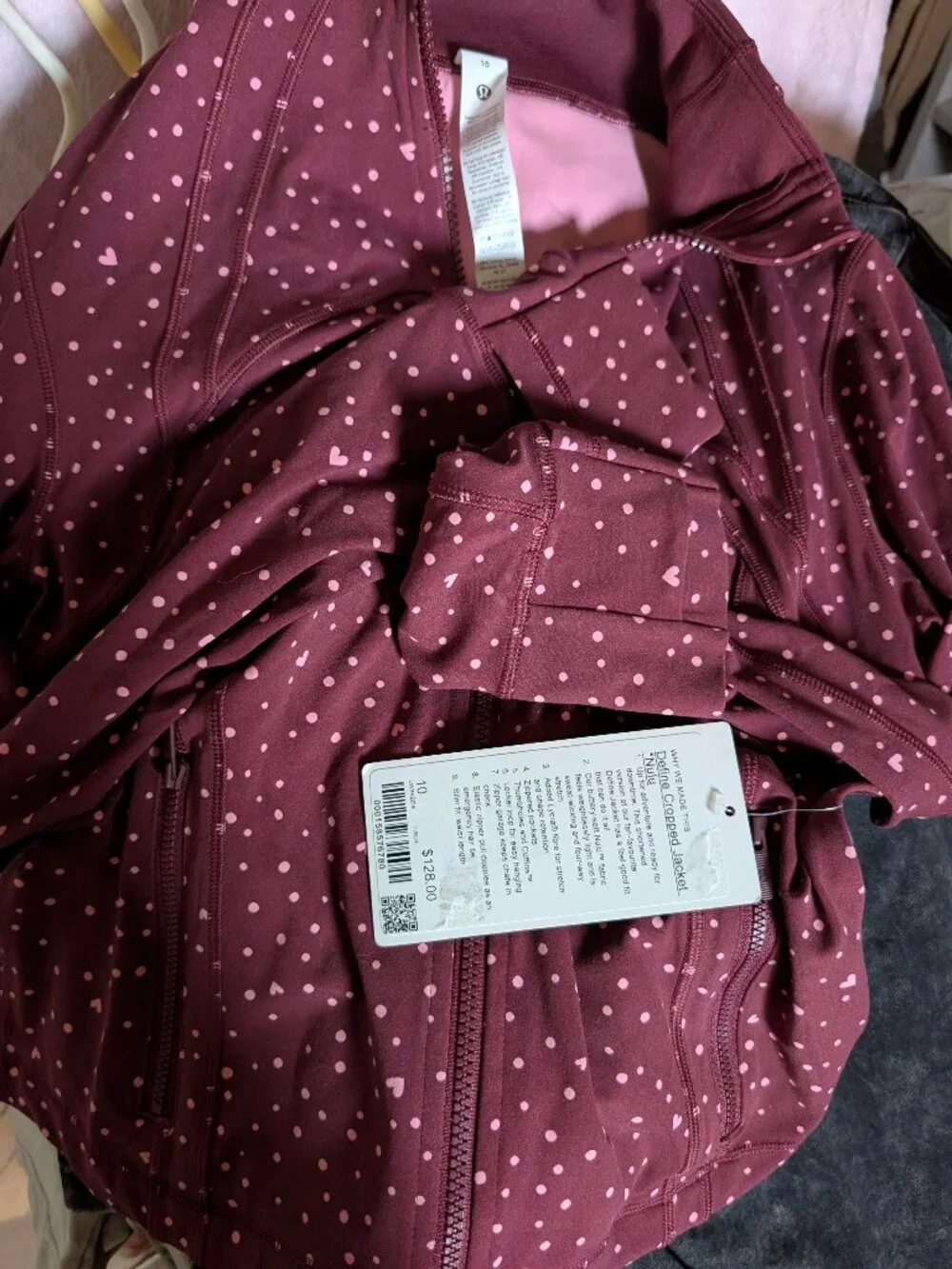 Scattered hearts lululemon define size 10